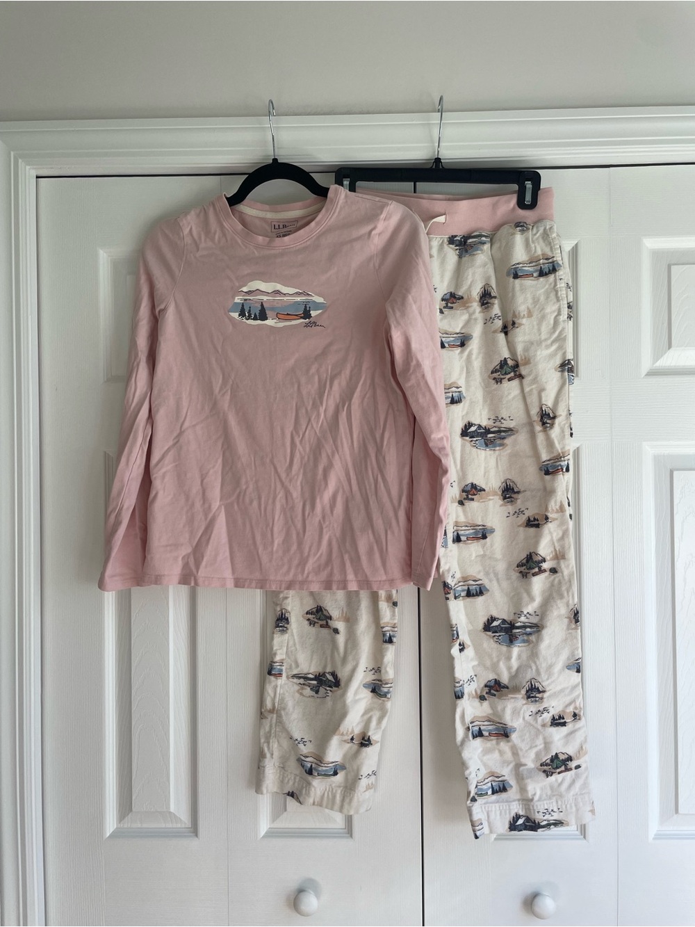 LL bean Pink Mountain Graphic FleecePajama Set
